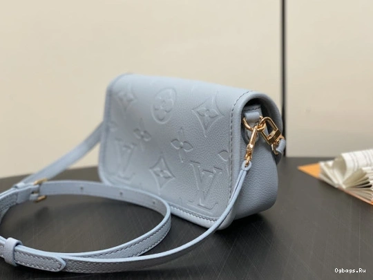 VUITTON LOUIS Diane-19*10.5*6 CM Nano 0302